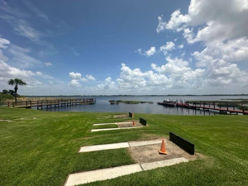 581 Lake Henry Drive a Winter Haven, FL Mobile or Manufactured Home for Sale